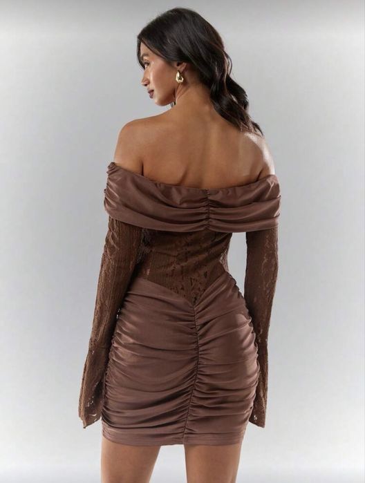 Дамска рокля с дантела