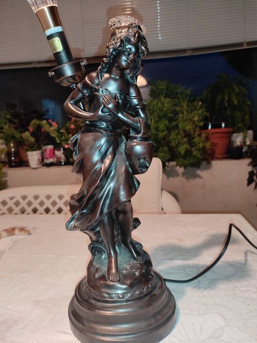 Антикварна настолна лампа