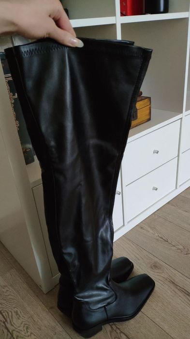 Новые, экокожа, 20000тнг