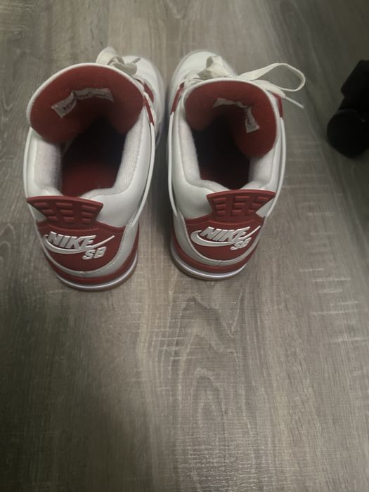 Jordan 4 retro SB Varsity Red