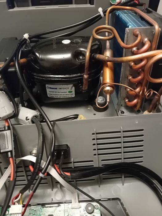 lada frigorifica halfords cu acumulator lifepo4 defecta