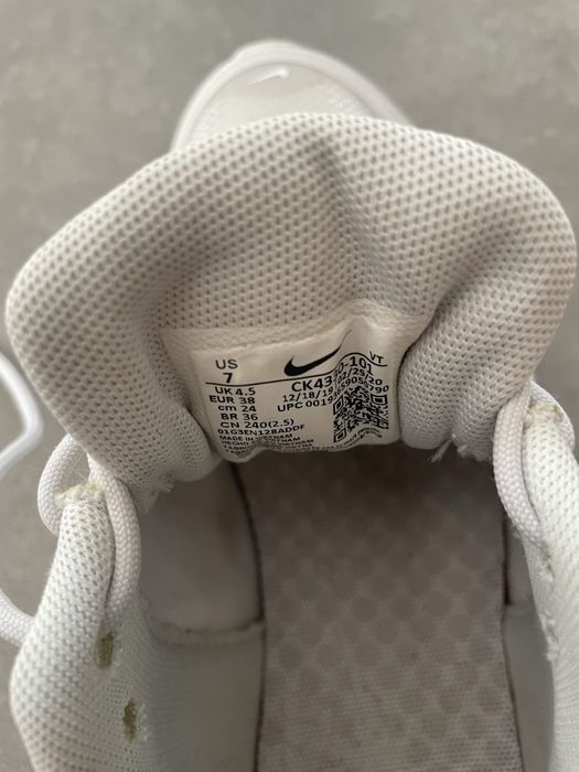 Нови дамски маратонки Nike