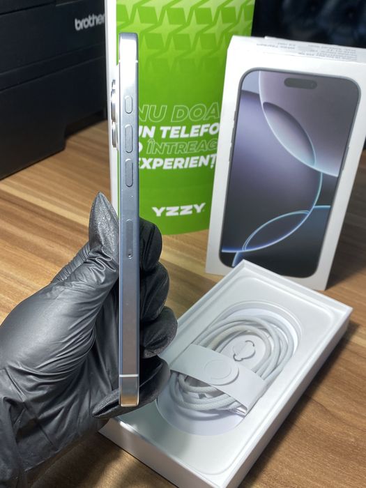 Phone 16 Pro Max • 256 GB • White Titanium