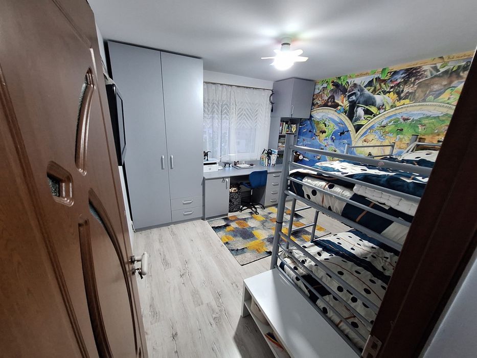 Vand Apartament 3 camere Rm Sarat