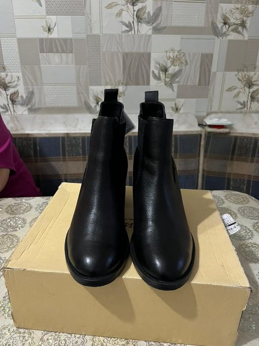 Продам женские сапоги