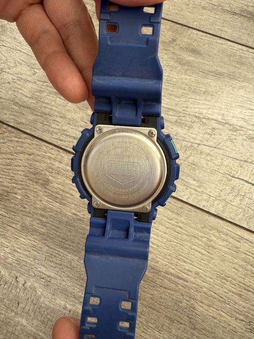 Продам часы наручные