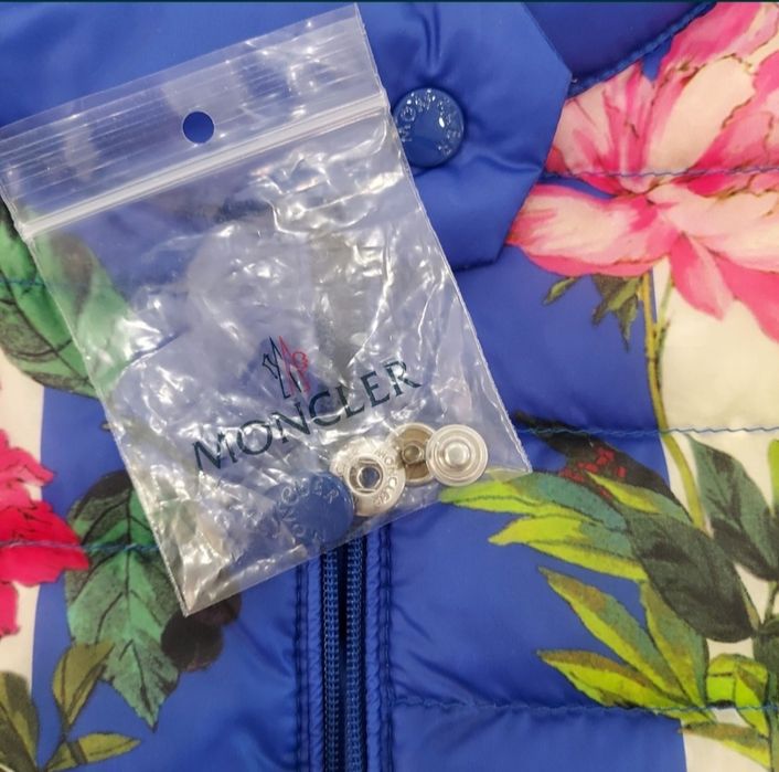 Женская куртка Moncler