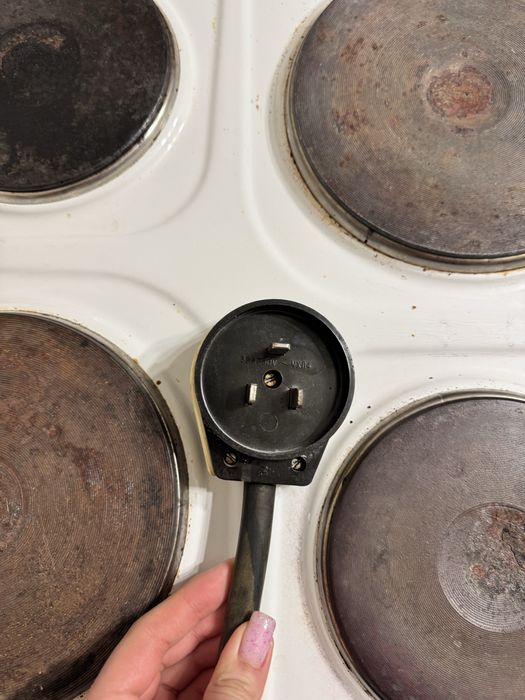 Продается электроплита СРОЧНО