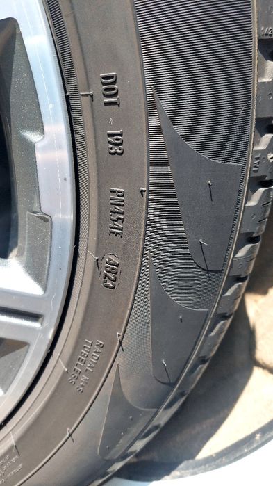 Pirelli scorpions Verde all season 285/45/20