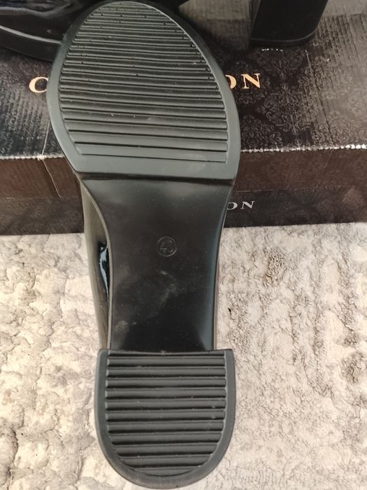 Продается туфли б/у в идеальном состоянии