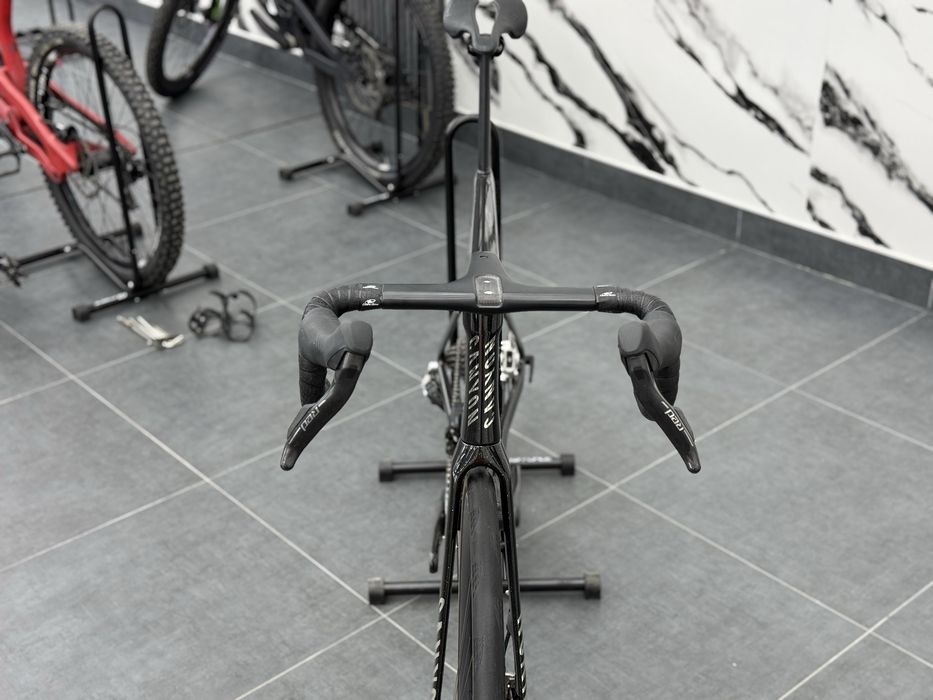 Canyon Aeroad CFR AXS 2025 L размер 2x12 Sram Red AXS Powermeter