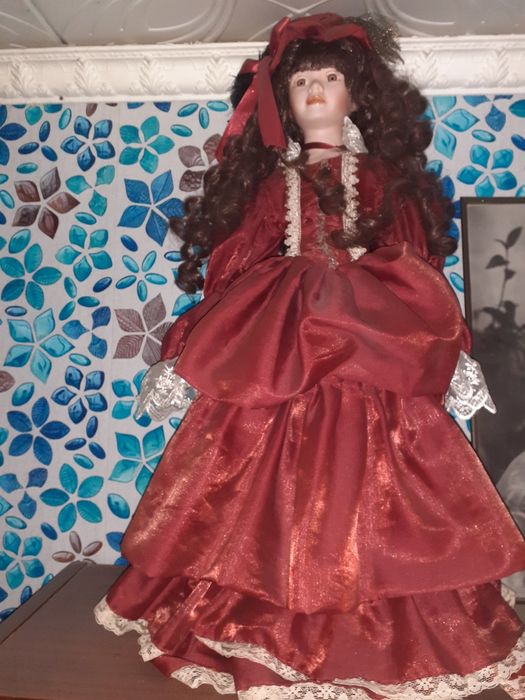 Продам куклу большую