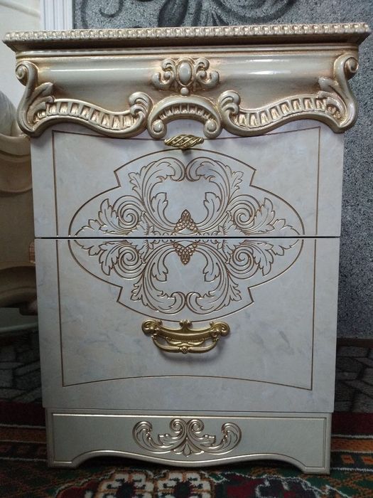 Шикарный спальный гарнитур