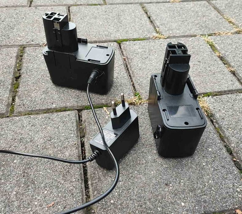 Acumulator Li-Ion 12V (3Ah) 100% nou + încărcător pentru scule Bosch