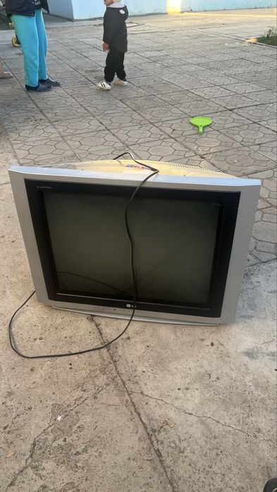 Продам телевизор