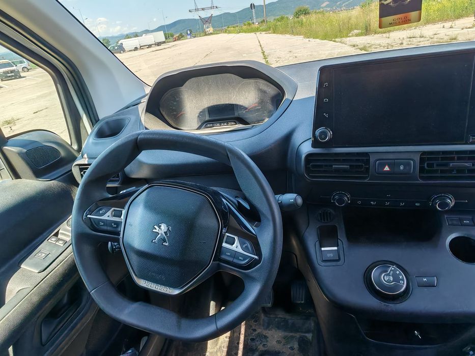 Peugeot Partner 2021 Automata,  usor avariat