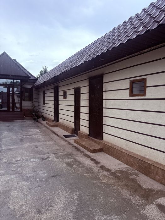 Дом большой 160 кв метров. есть баня, летнея кухня , гараж шашлычный з