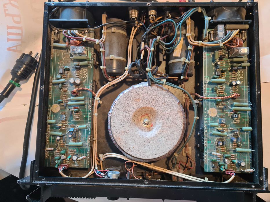 Стъпало KLOТZ РА-900--2×450w на 8 ома за КОЛЕКЦИОНЕРИ