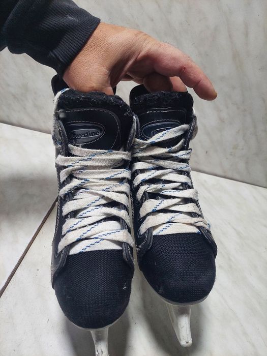 Patine 1124 hochei hockey CCM marime 31 ( 20,5 cm)