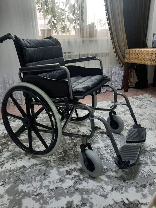 продам коляску новую, пользовались только 1 раз