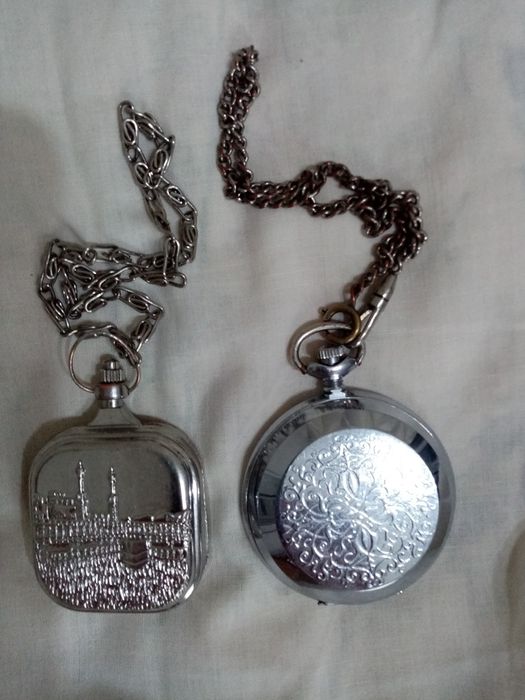 Часы механические "Молния"СССР, электронные карманные с крышками