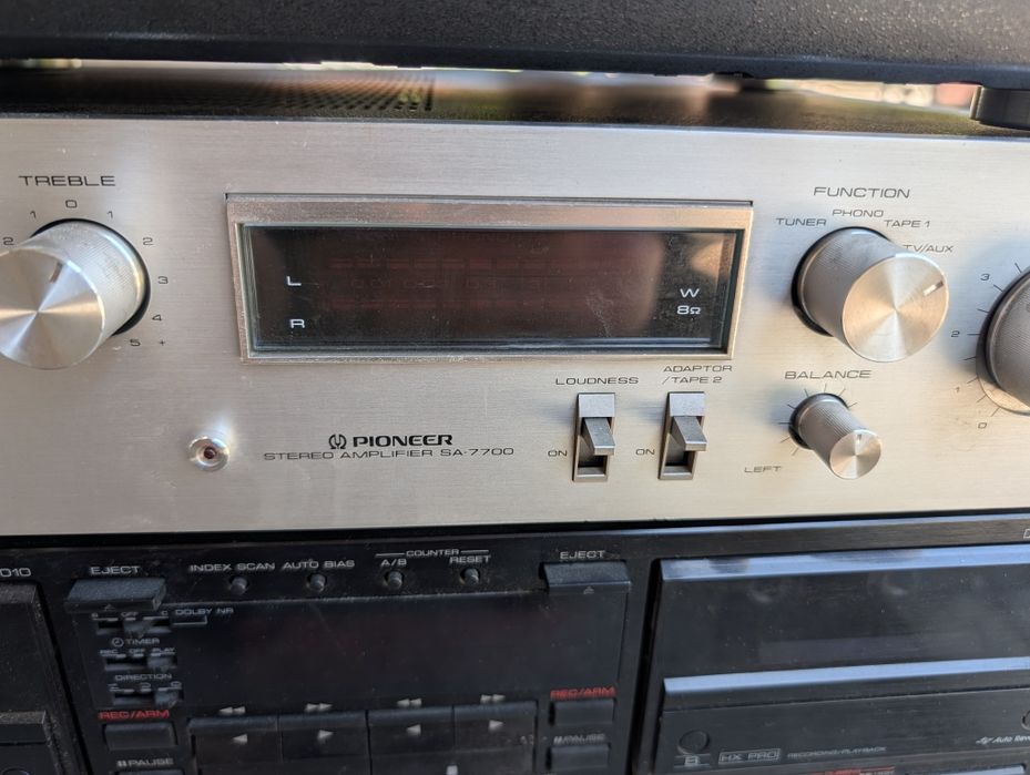 Hi-fi technics pioneer