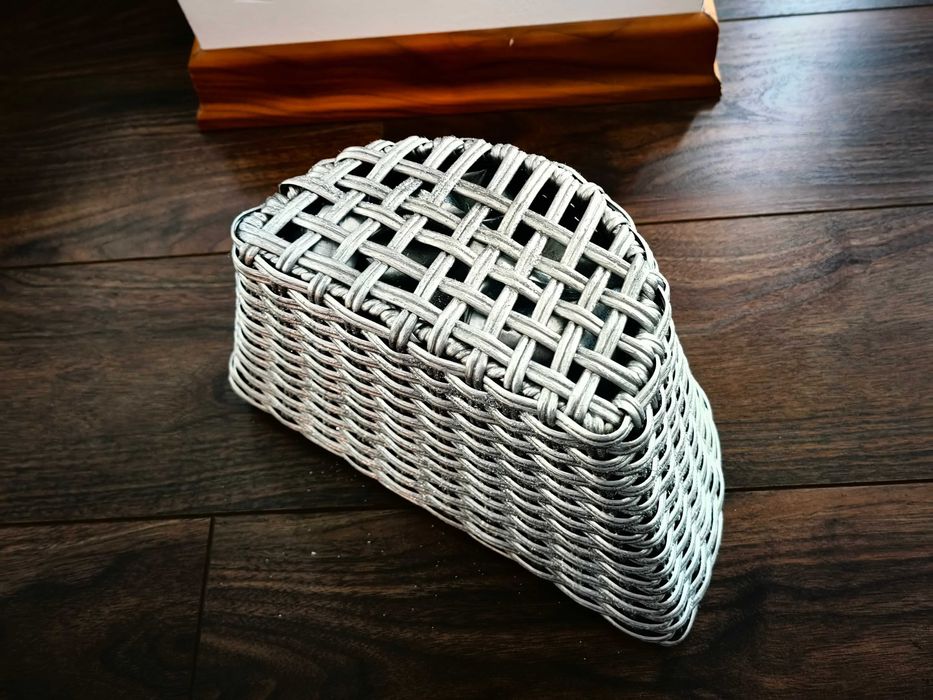 Саксия за стена, кашпа кошница за окачване