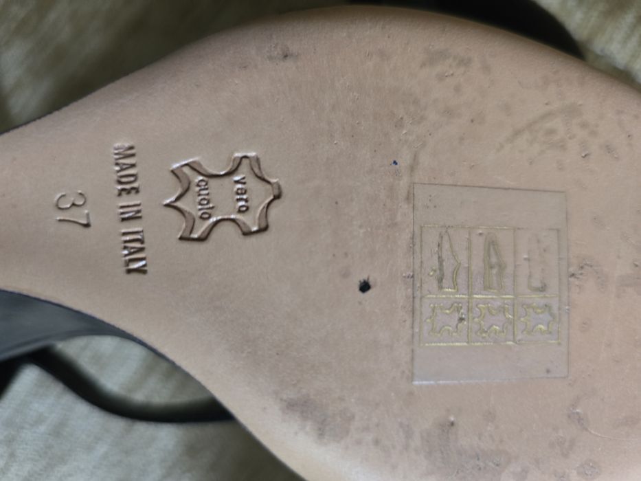 Италиански  обувки от естествена кожа  на Via Roma