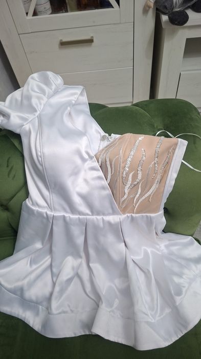 Rochie alba eleganta pt diverse ocazii