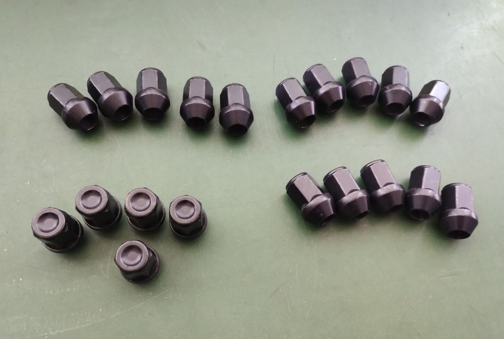 Piulite prezoane Negre  M12 x 1,25 Suzuki Nissan Subaru Lada Niva