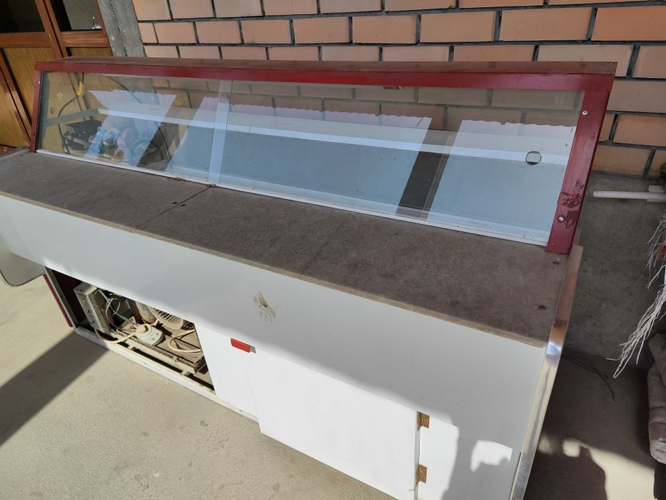 Новый холодильник в магазин