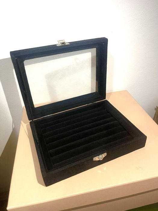 Cutie mare de bijuterii de catifea noua