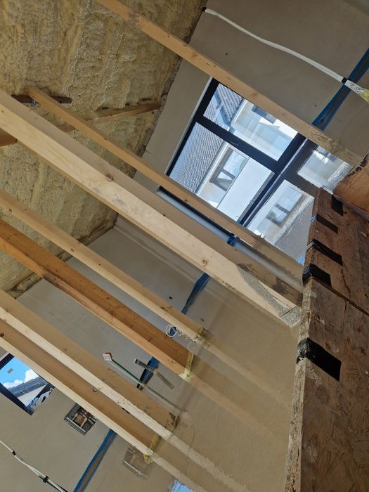 Execut tencuieli mecanizate si  șapă  pe bază de ipsos  , finisaje