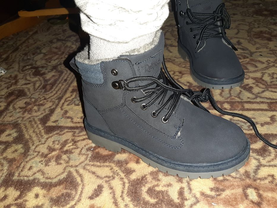 Зимние стильные ботинки 32р