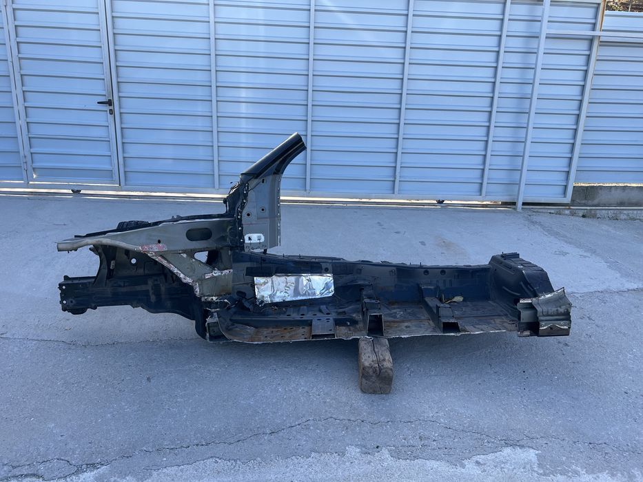 Mercedes Glc части панел преден ляв с рог