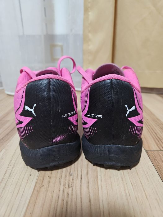 Vand ghete de fotbal Puma de sintetic roz marimea 40.5