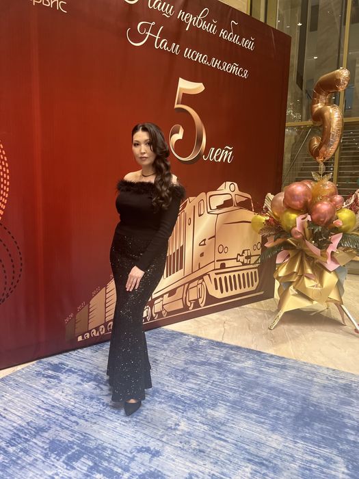 Платье вечернее, юбка-рыбка пайетки