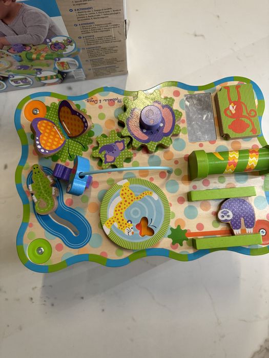 Бебешка маса с активности Melisa&Doug