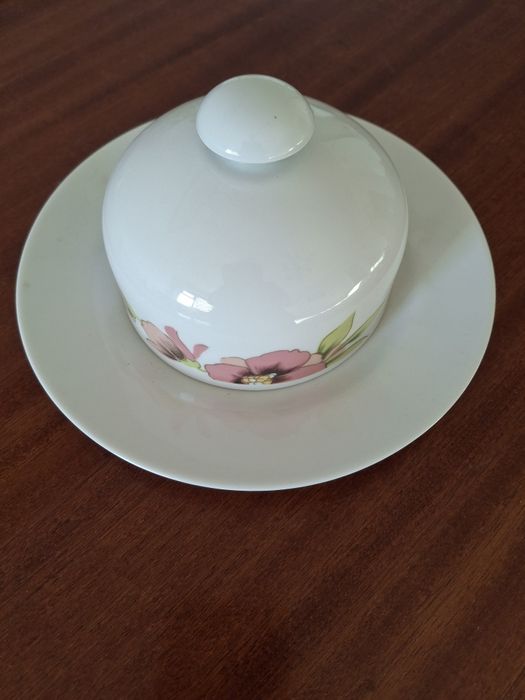 Продам маслёнку и конфетницы  Чехословакия