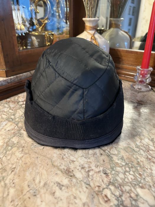 Caciula barbateasca blana foca neagra