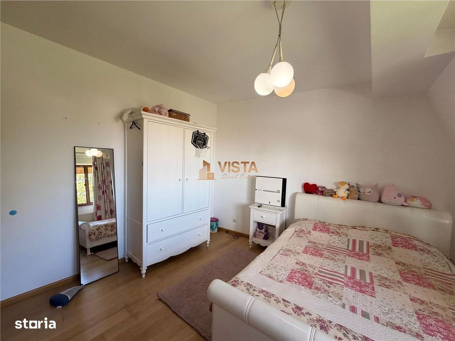 Casa tip duplex, zona Centru