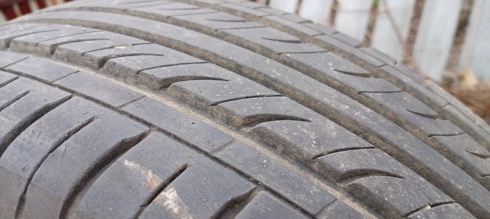 Продам комплект шин с дисками