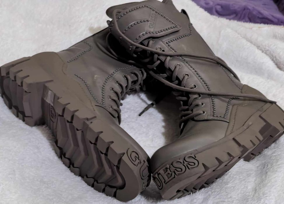 Guess оригинални дамски ботуши естествена кожа  38 номер