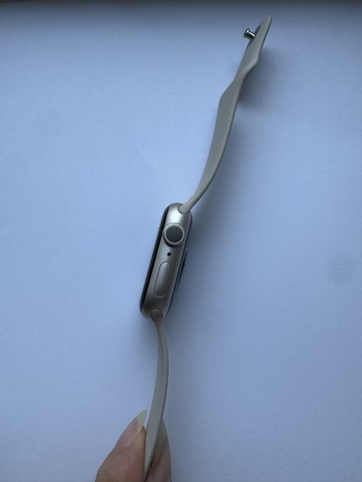 Продаются Apple Watch Series 9, 41 мм.
