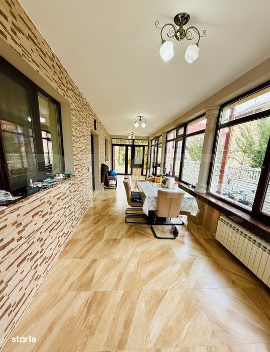 Vila de vanzare, 369 mp, zona Gaesti