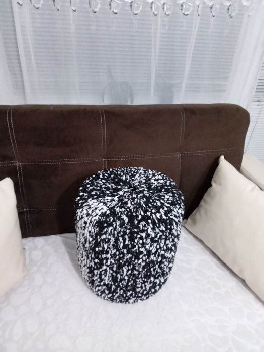 Ръчно плетени табуретки и пуфове