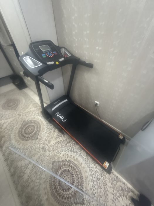 Продам беговую дорожку Genau tr50