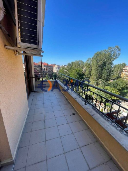 Продава се Двустаен апартамент в к.к. Слънчев бряг - 165 кв.м за 371 €/кв.м - Снимка #1
