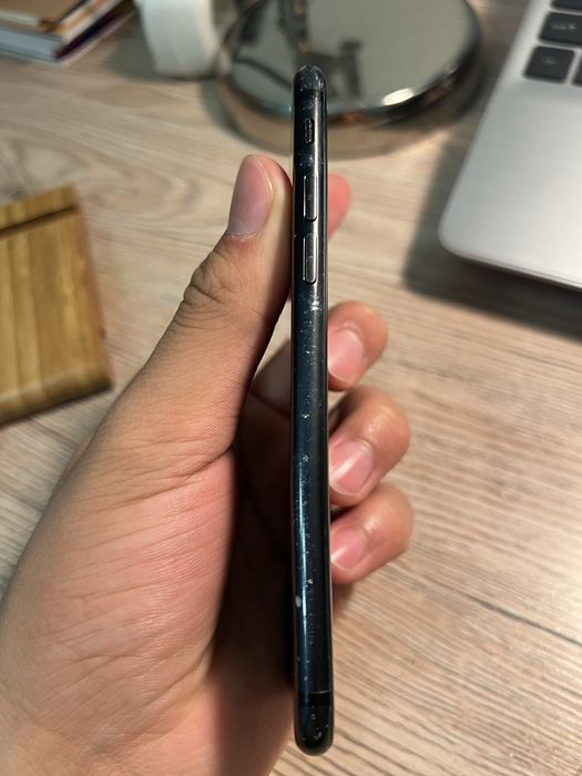 iPhone 7 Black (Черный) — 100% АКБ + кабель зарядки