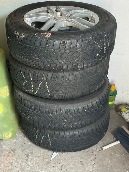 Anvelope iarna Goodyear UltraGrip 215/65R17 cu Jante aliaj Dezent